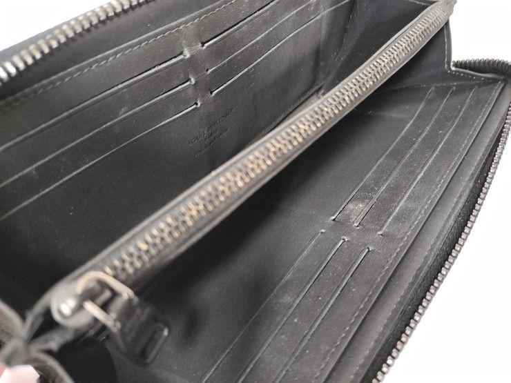Louis Vuitton Wallet LV Aerogram Zippy Horizontal Black Calf Leather Zip Around — view 7