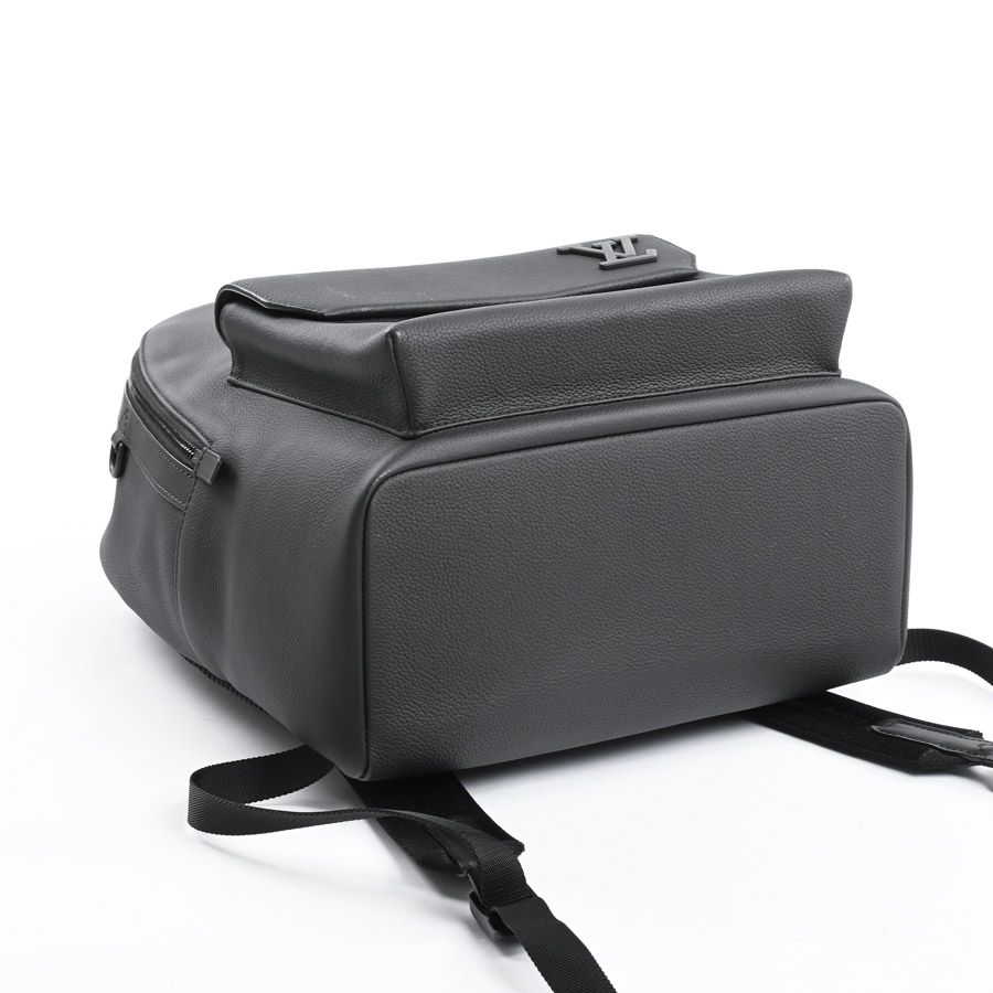 Louis Vuitton Backpack Takeoff — view 5
