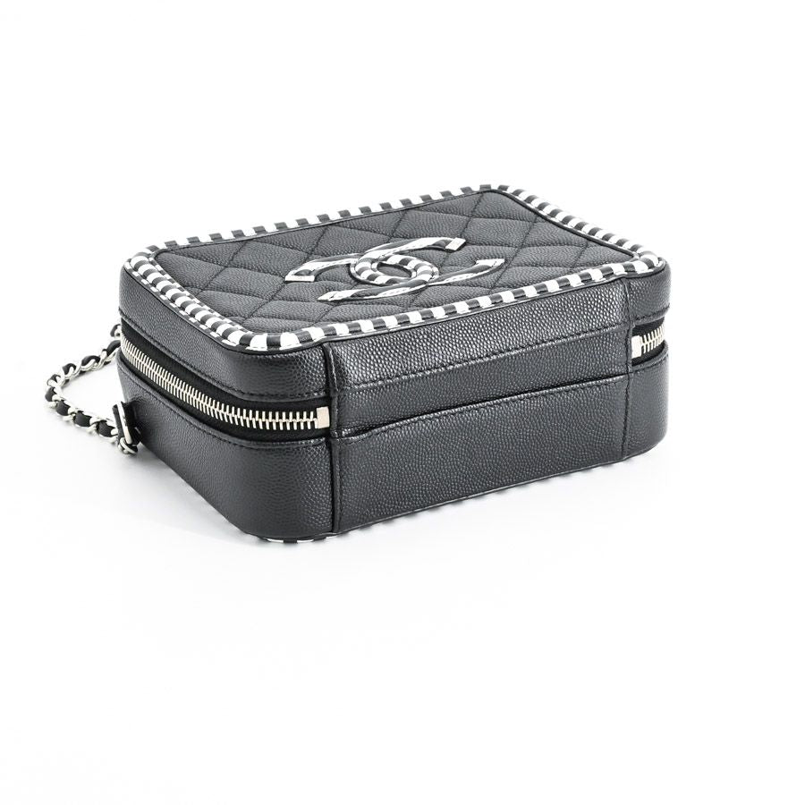 Chanel Handbag CC Filigree Small Vanity — view 5