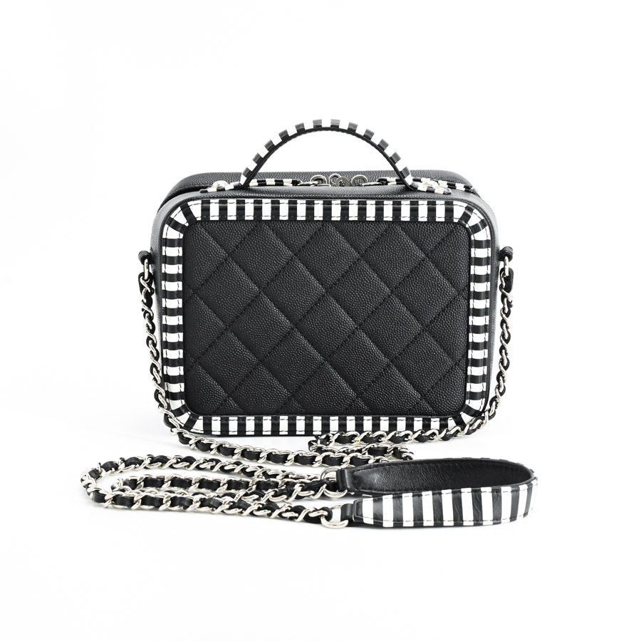 Chanel Handbag CC Filigree Small Vanity — view 3