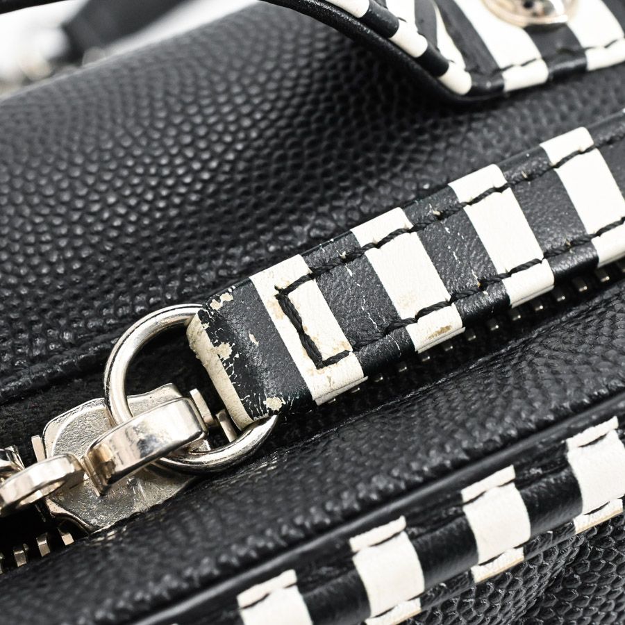 Chanel Handbag CC Filigree Small Vanity — view 7