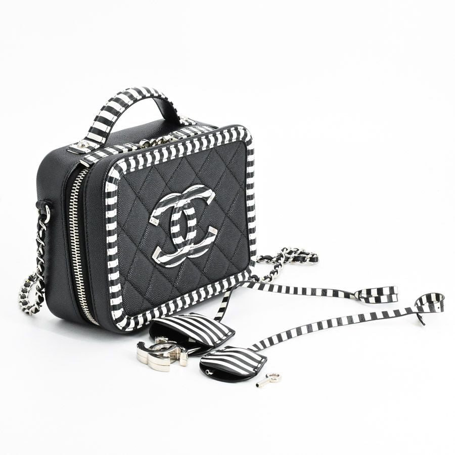 Chanel Handbag CC Filigree Small Vanity — view 2