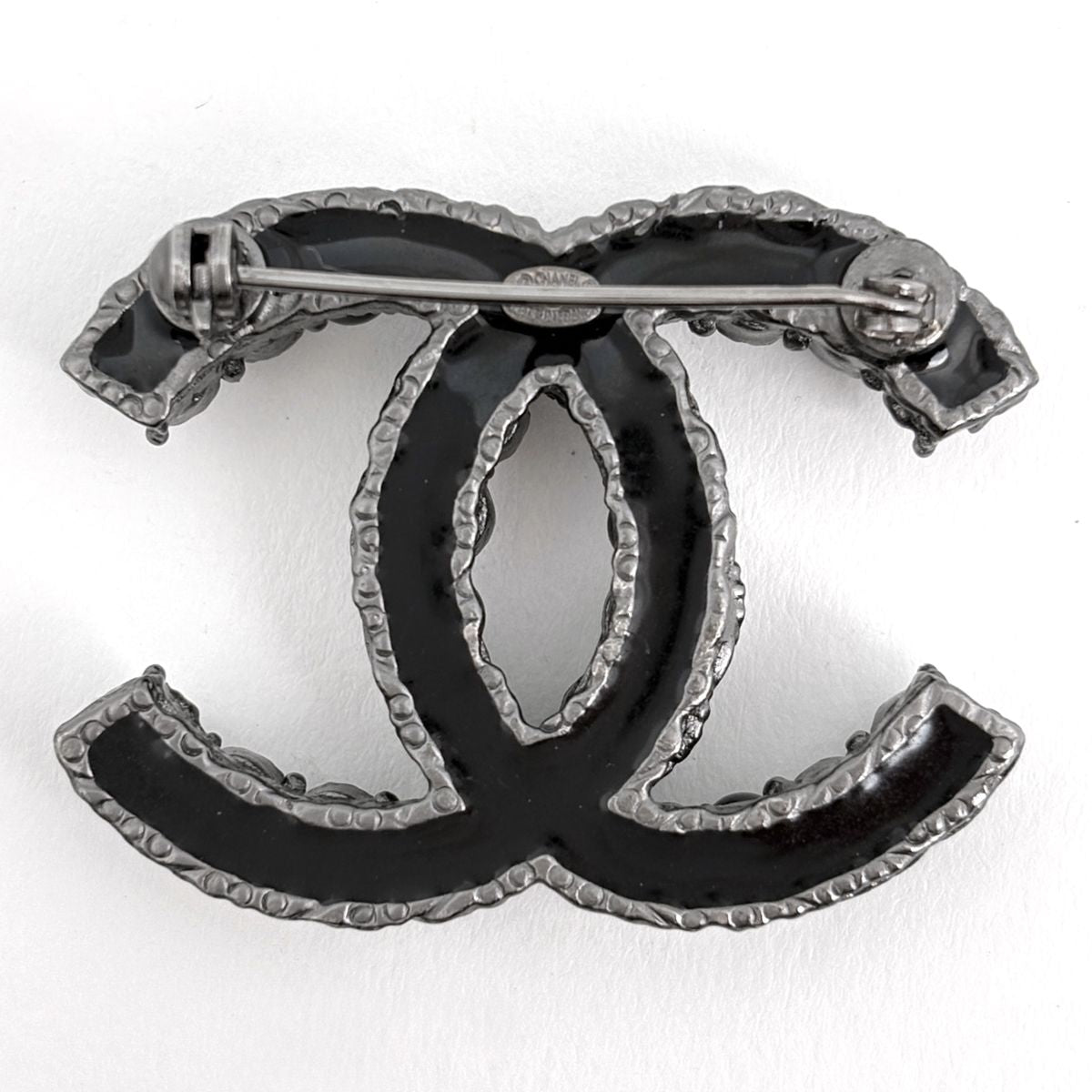 Chanel CC Logo Brooch Silver Plated Black — view 2