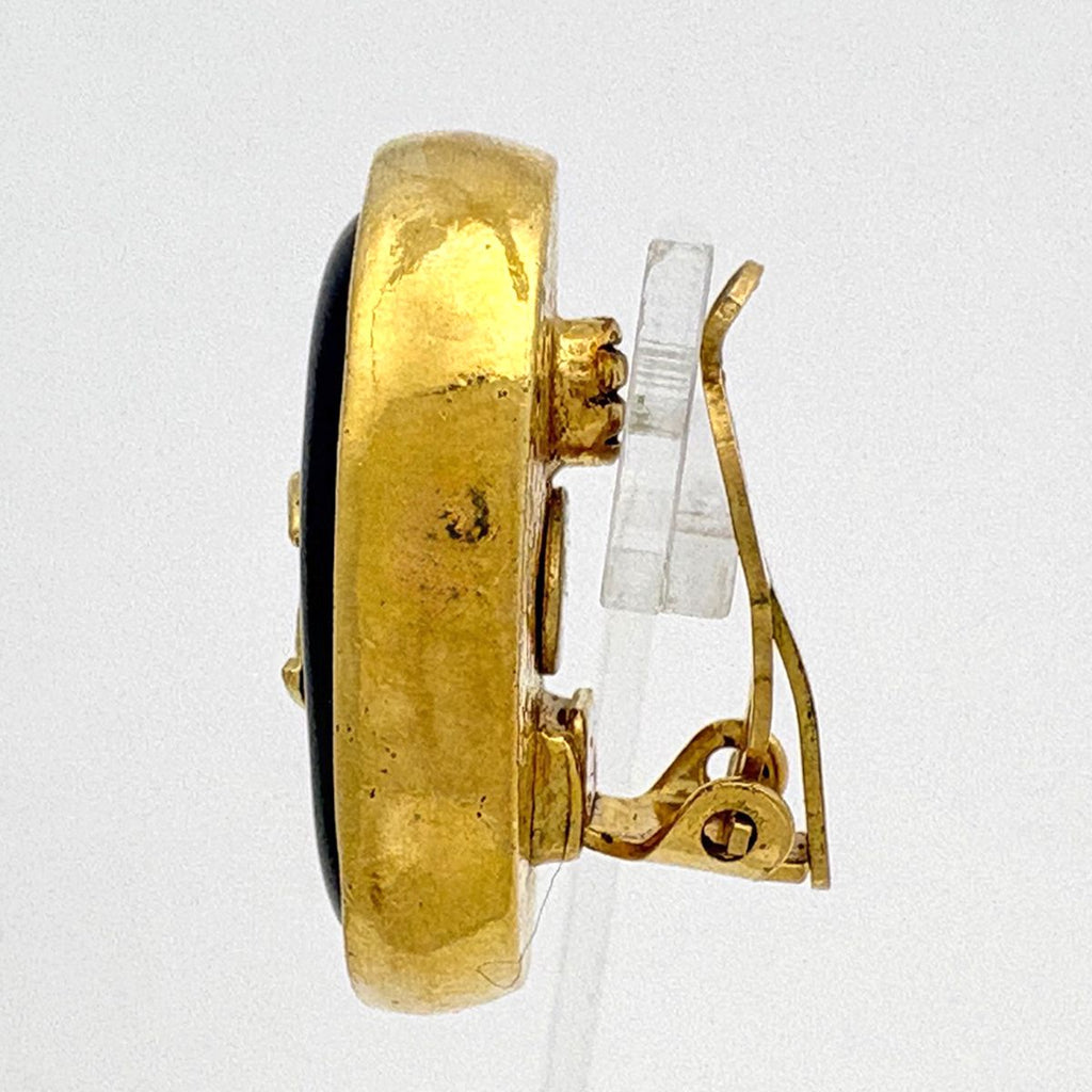 Chanel CC Logo Color Stone Earrings Gripoix Gold Plated Green — view 2