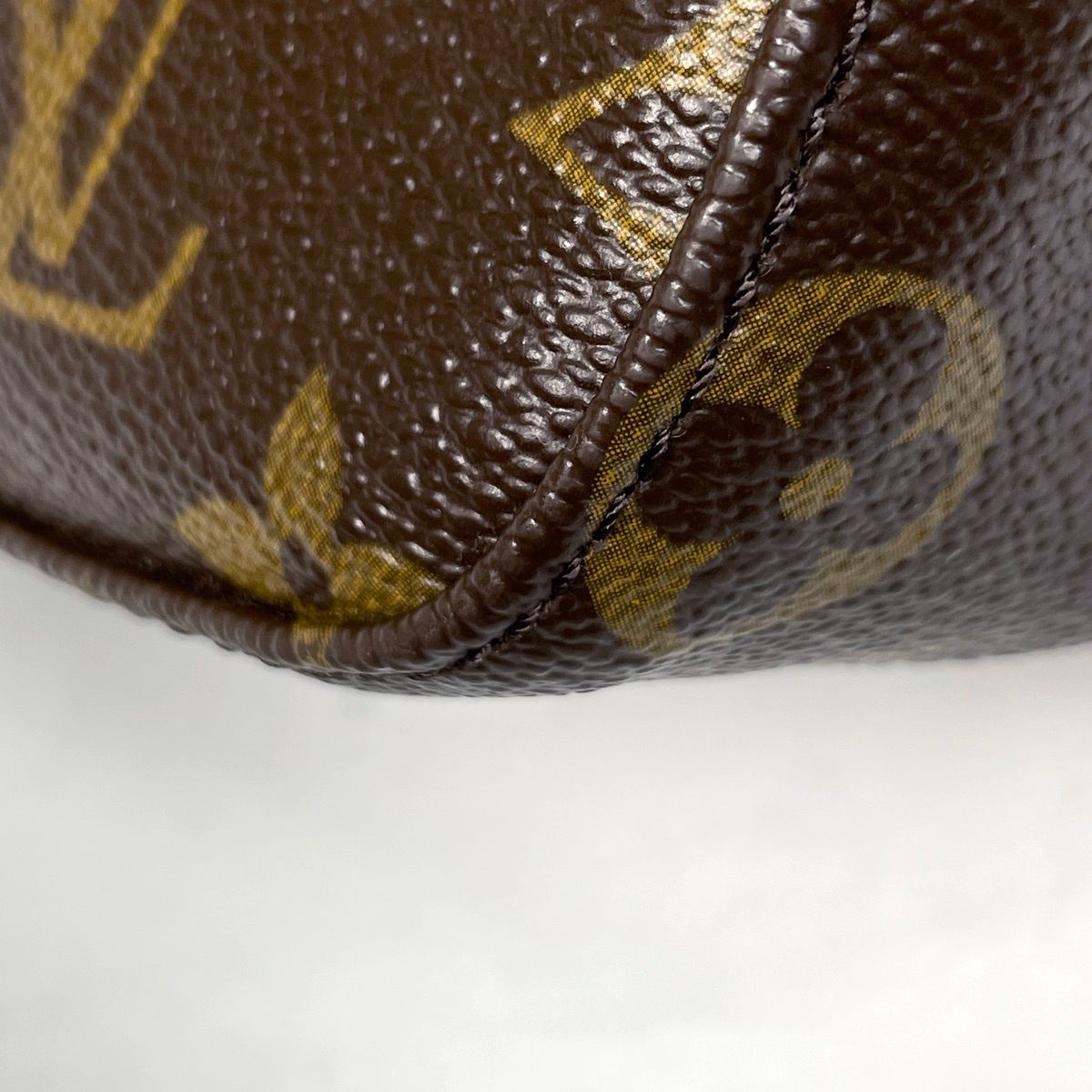 Louis Vuitton Looping Shoulder Bag Monogram Brown — view 3