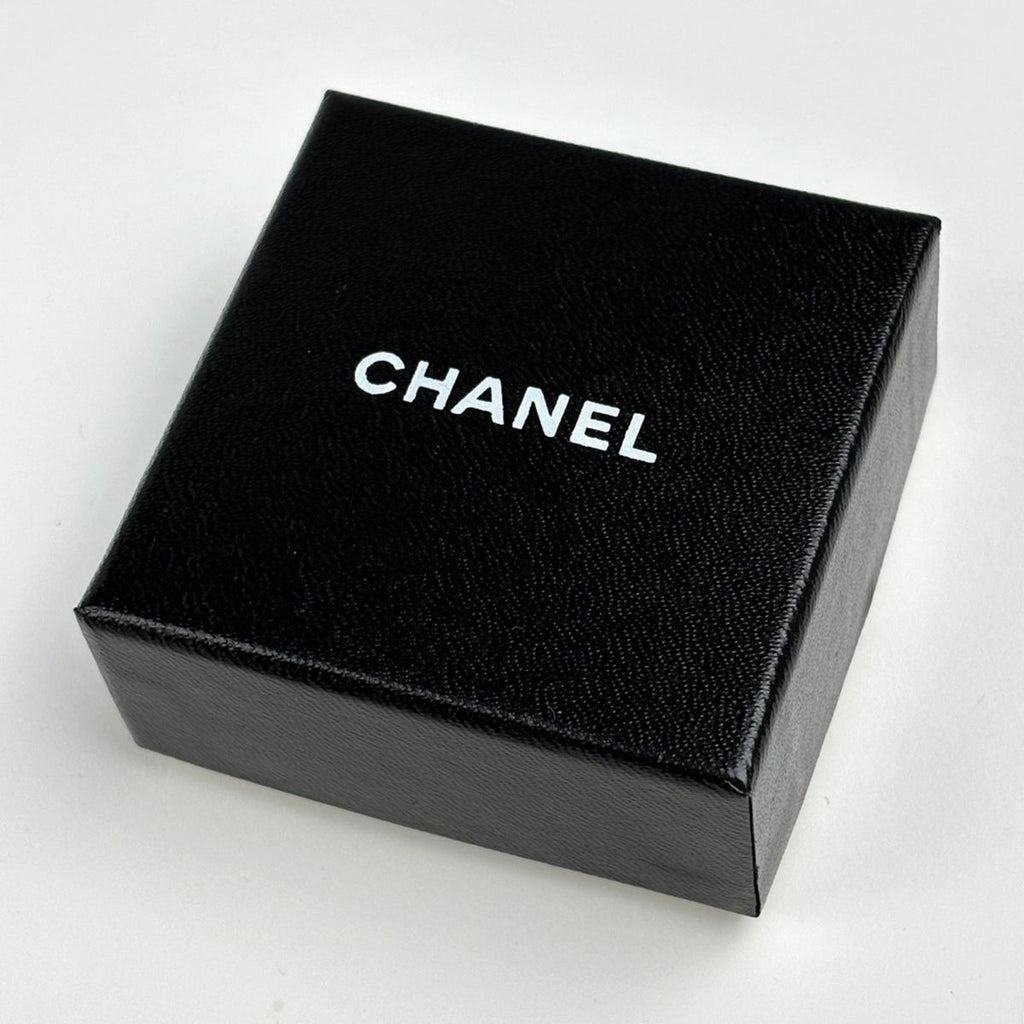 Chanel CC Logo Brooch Chain Turnlock Gold Plated — view 6