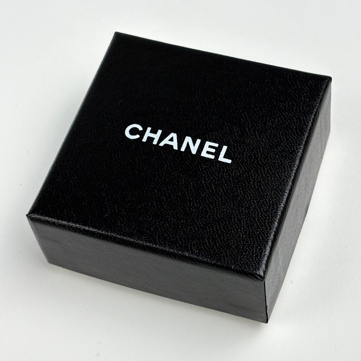 Chanel CC Logo Brooch Chain Turnlock Gold Plated — view 6