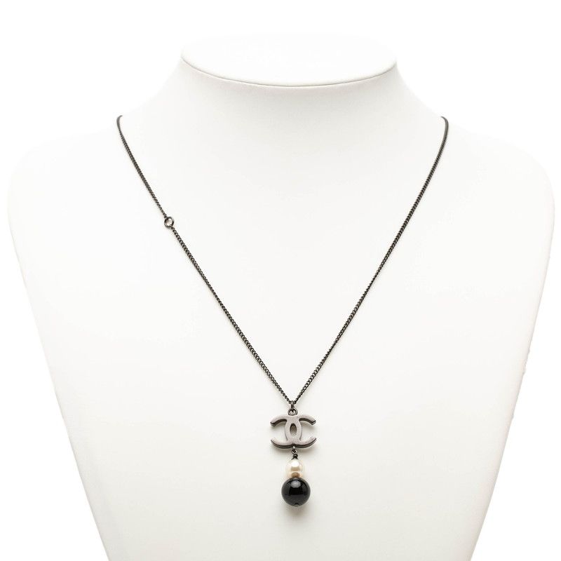Chanel CC Logo Necklace Black Plated Faux Pearl — view 6