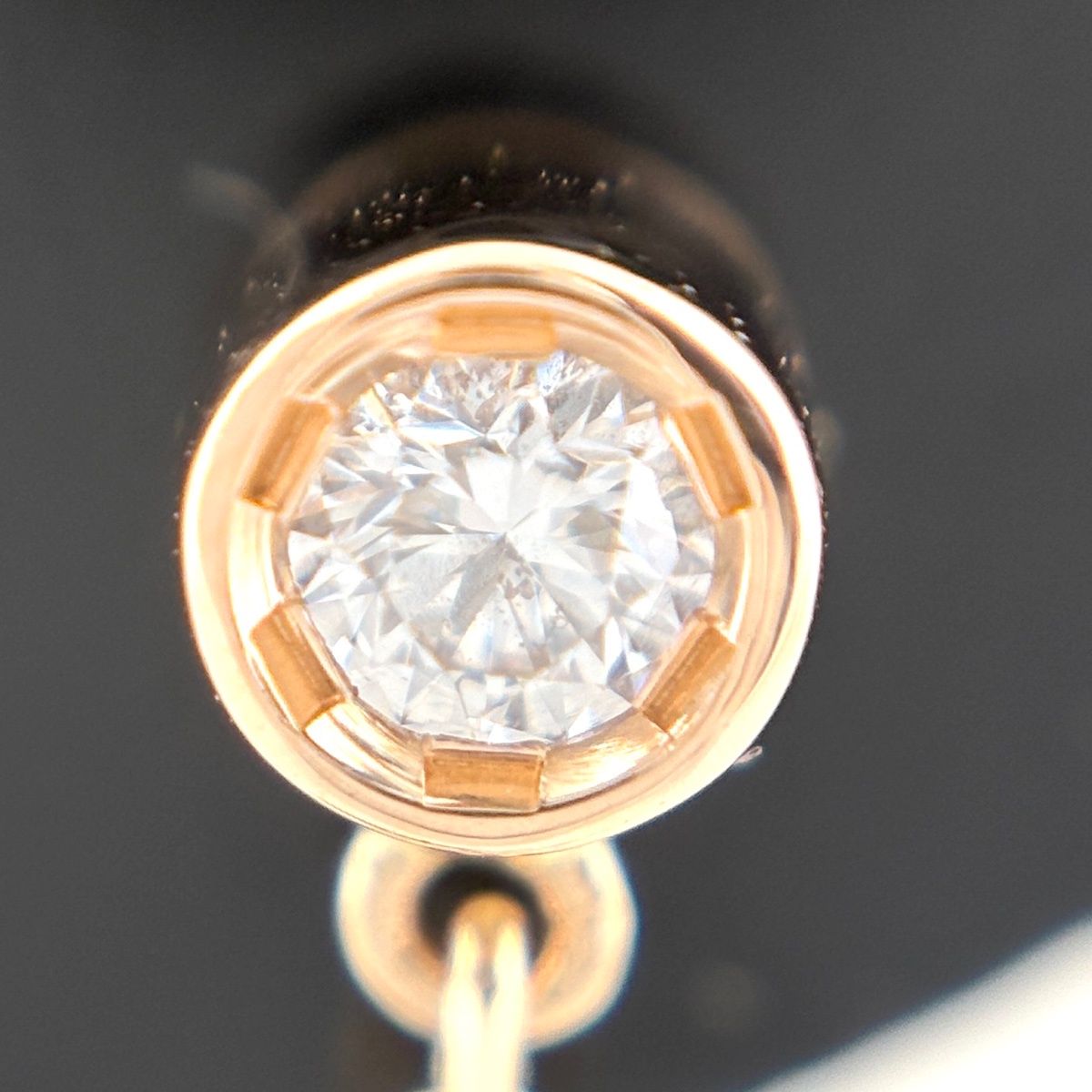 Louis Vuitton Star Blossom Earrings PG Pink Gold Pave Diamond Mother of Pearl — view 2