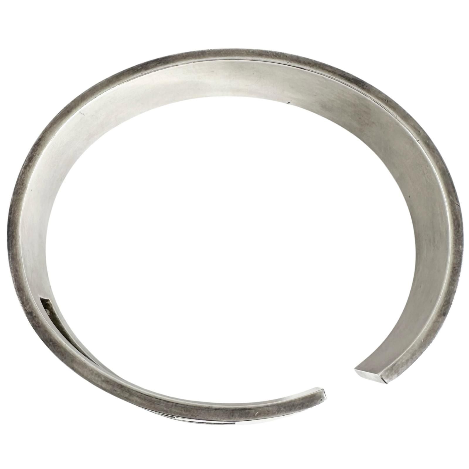 Gucci Cutout Logo Silver Bangle Bracelet — view 4