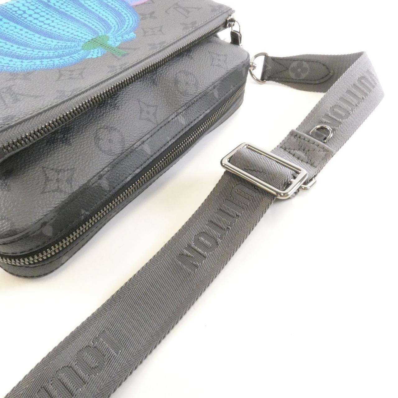 Louis Vuitton Monogram Eclipse Reverse Trio Messenger Shoulder — view 5