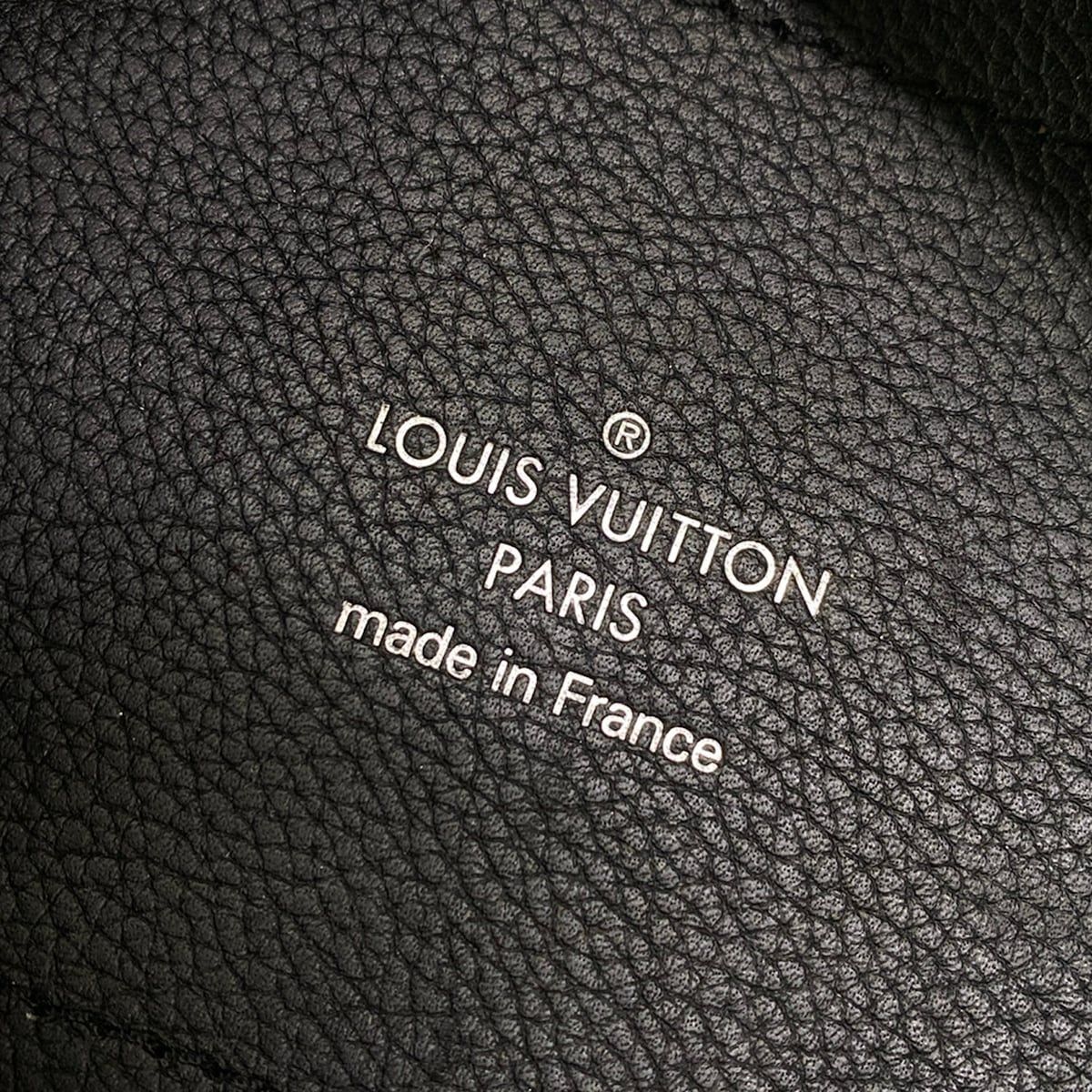 Louis Vuitton Tote Mahina Hina PM Noir Leather Cowhide — view 9