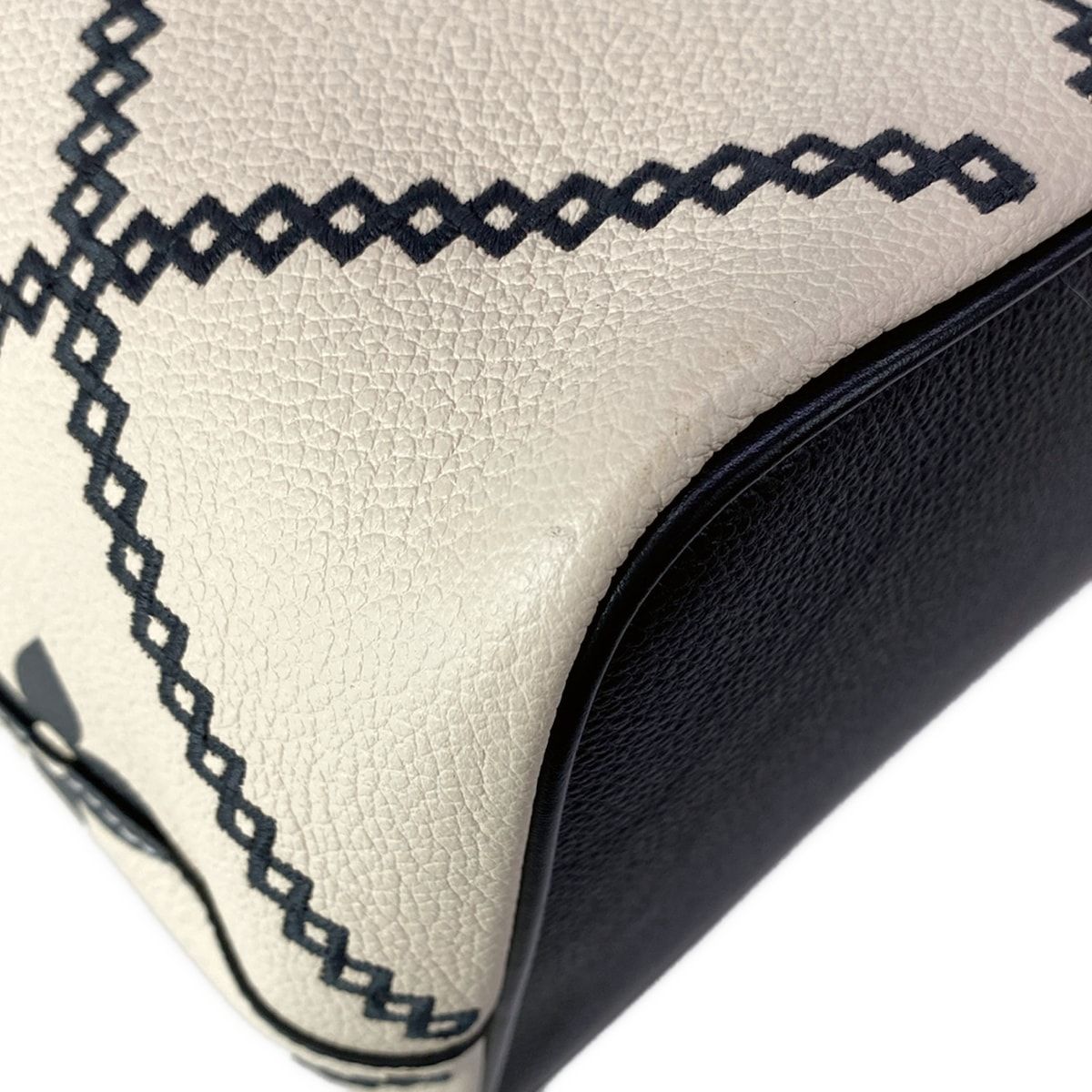 Louis Vuitton Shoulder Bag Monogram Empreinte Brodely Neo Noe Cream Leather — view 8