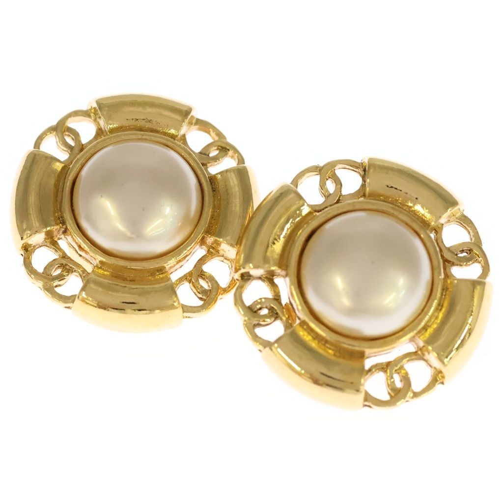 Chanel Fakepearl Earrings White Gold 29