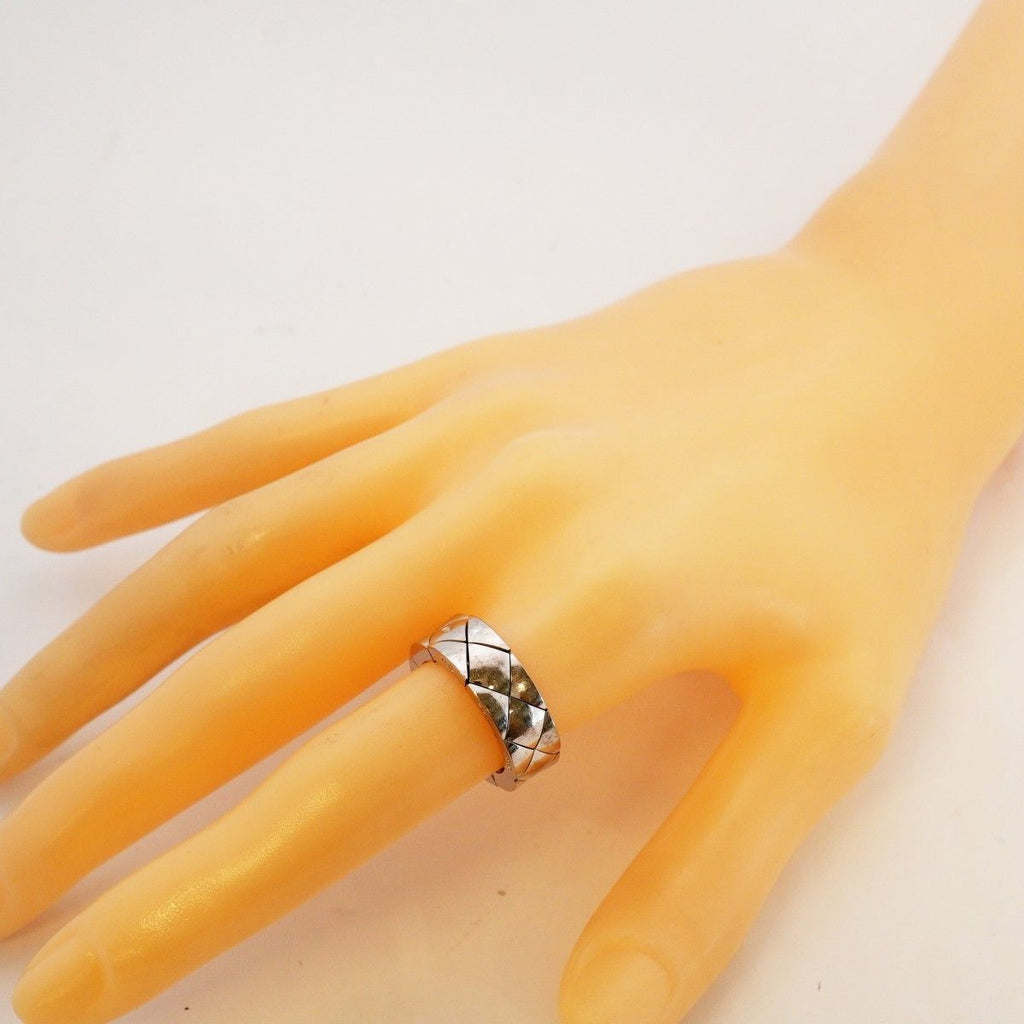 Chanel Ring Quilted 18k White Gold — view 8