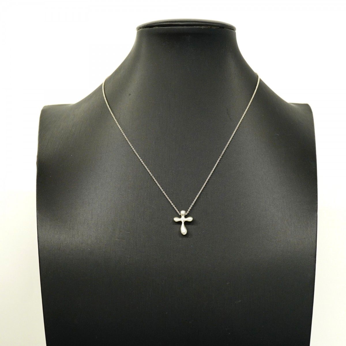 Tiffany & Co Necklace Small Cross Silver — view 6