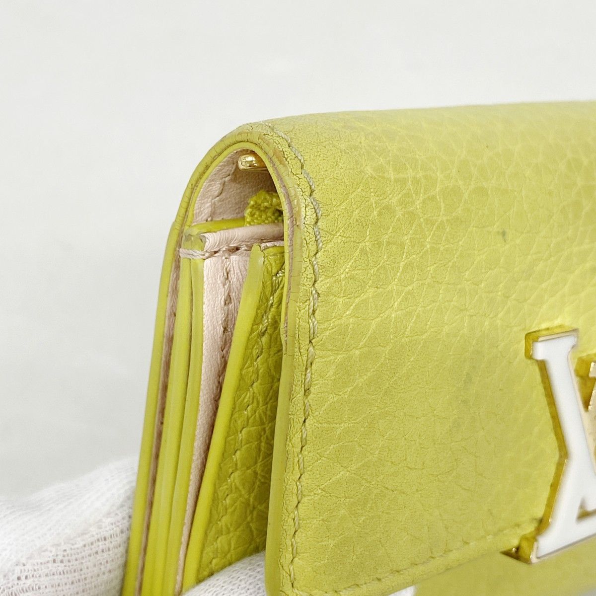 Louis Vuitton Tri Foldwallet Portefeuille Capucines XS Wallet — view 6