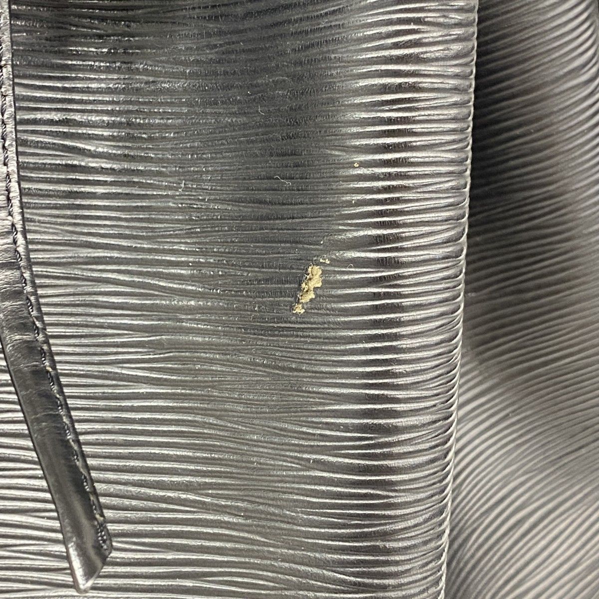 Louis Vuitton Shoulder Bag Epi Noir — view 8