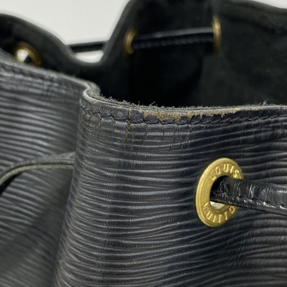 Louis Vuitton Shoulder Bag Epi Noir — view 7
