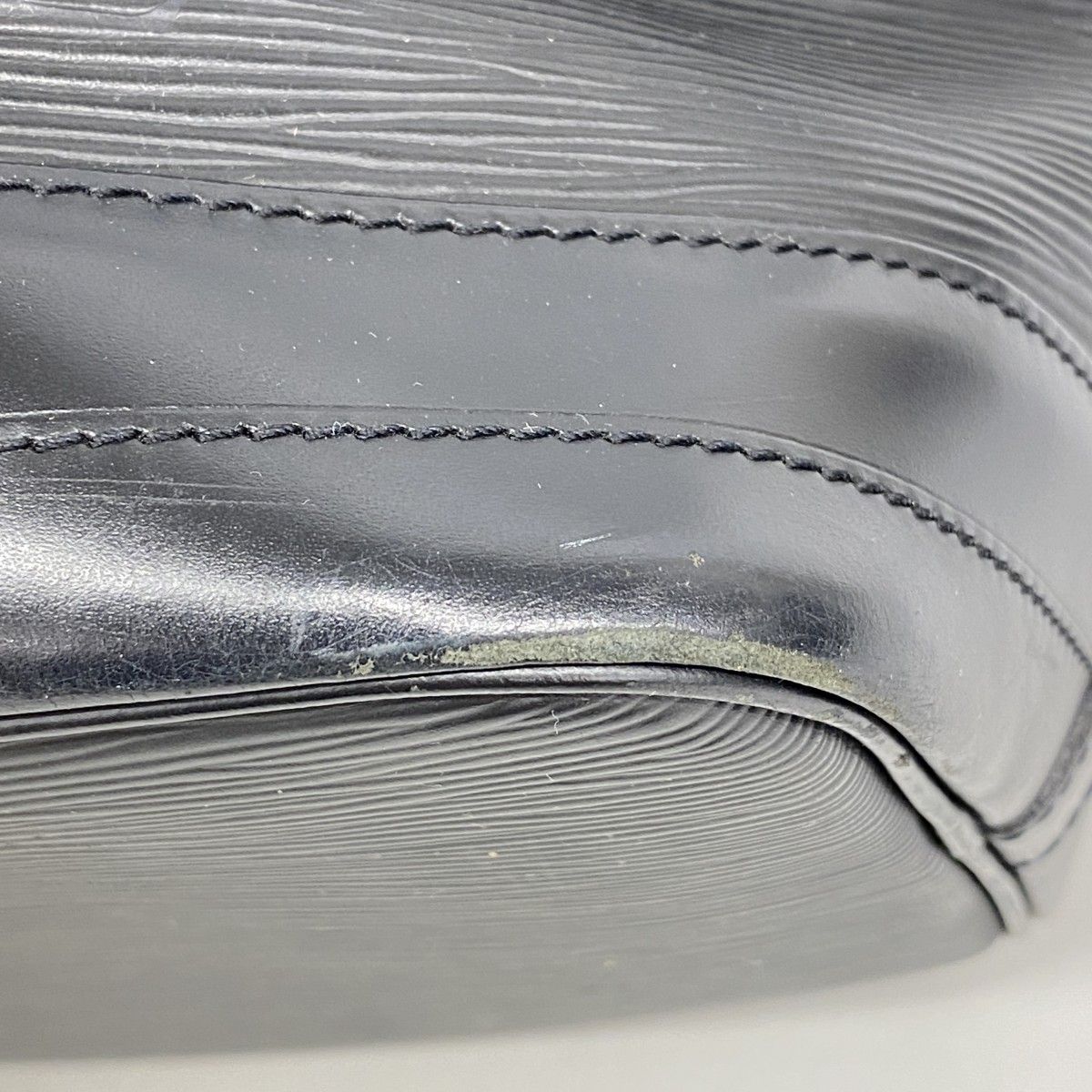 Louis Vuitton Shoulder Bag Epi Noir — view 6