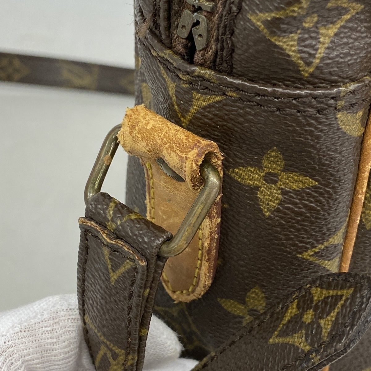 Louis Vuitton Shoulder Bag Monogram Danube Brown — view 9