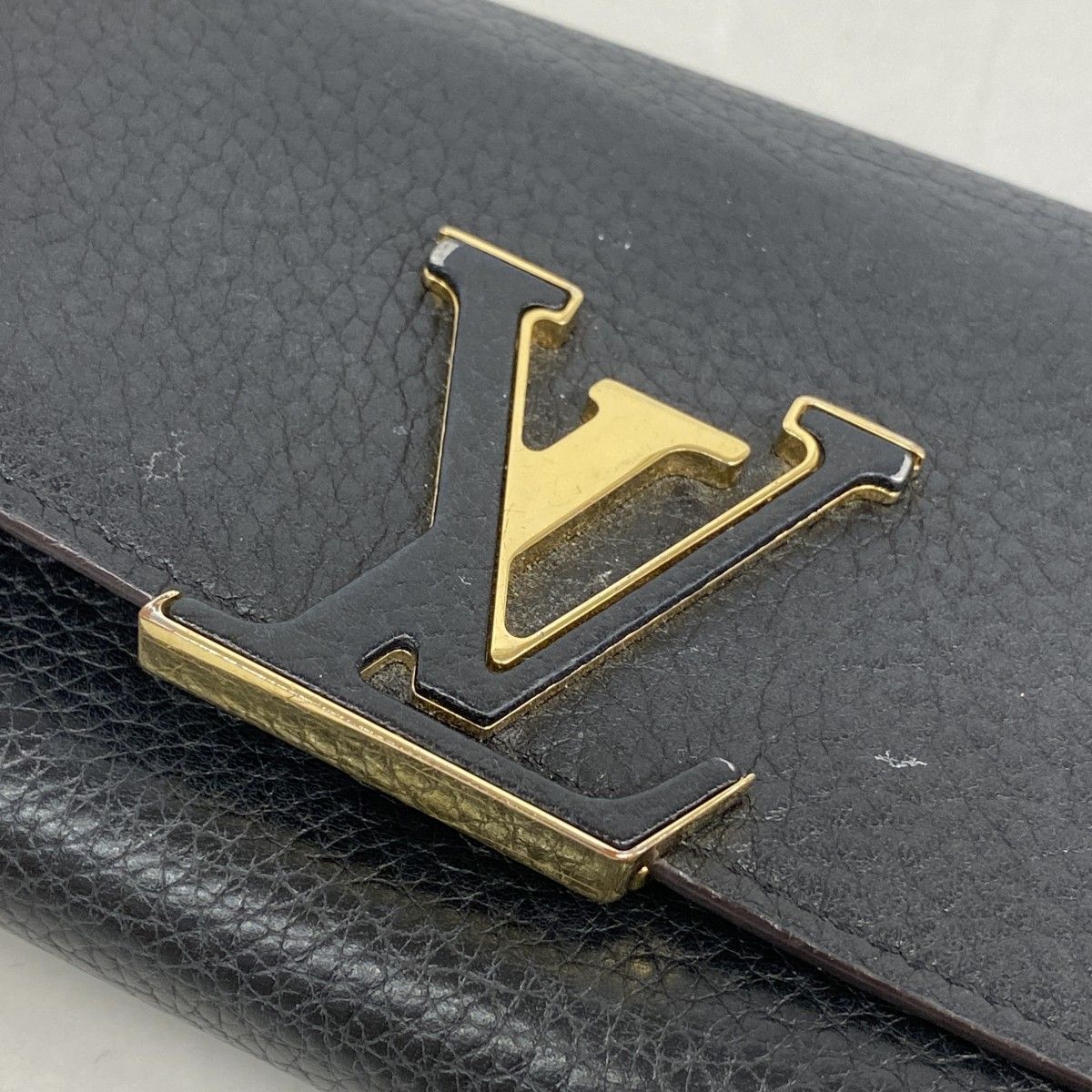 Louis Vuitton Wallet Taurillon Portefeuille Capucines Noir — view 7