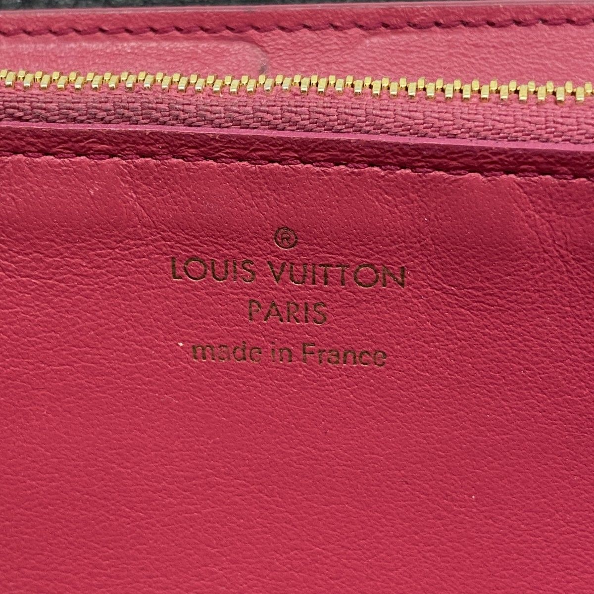 Louis Vuitton Wallet Taurillon Portefeuille Capucines Noir — view 4