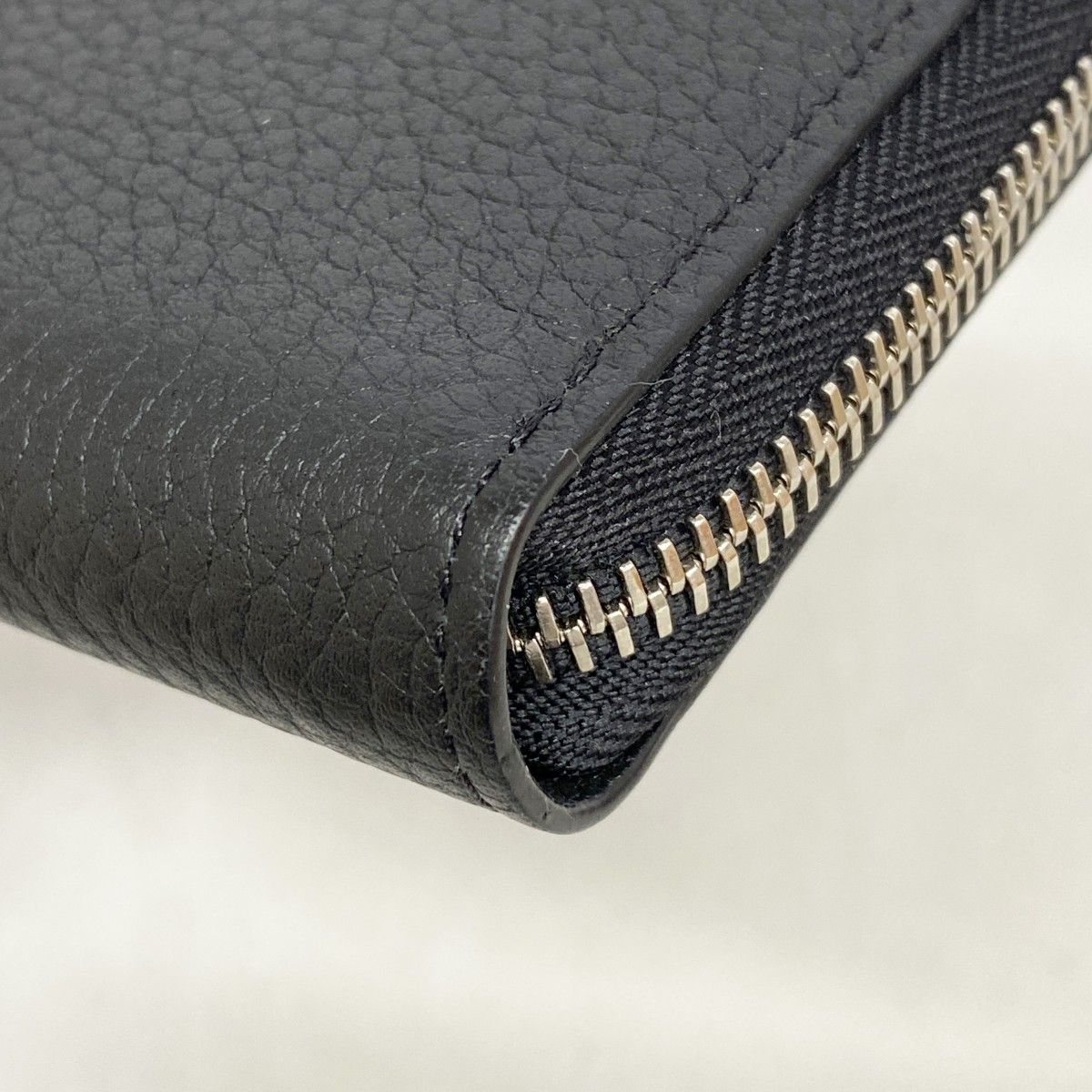 Louis Vuitton Wallet Cui Taurillon Zippy Walletvertical Noir — view 5