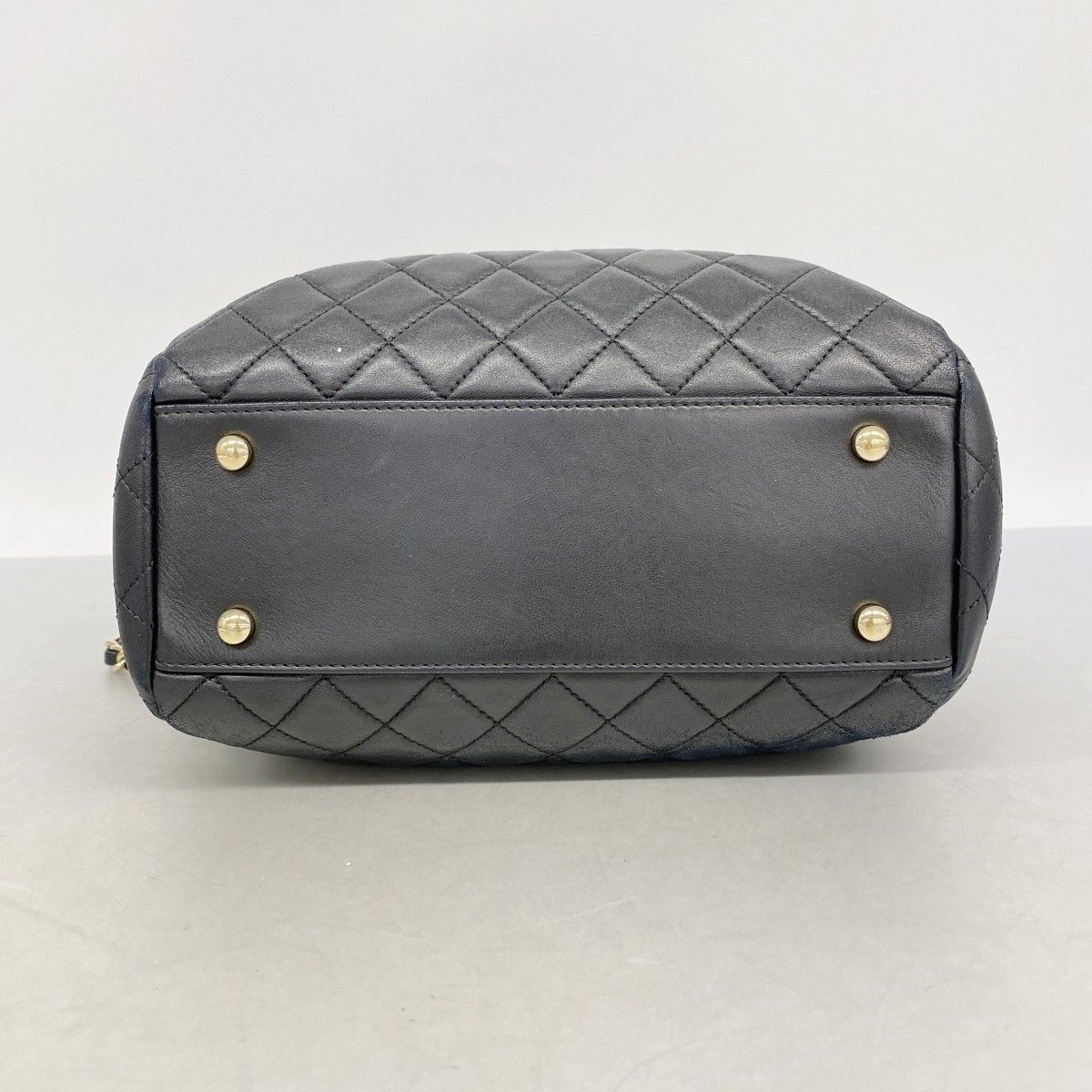 Chanel Shoulder Bag Quilted Lambskin Black Gold — view 3