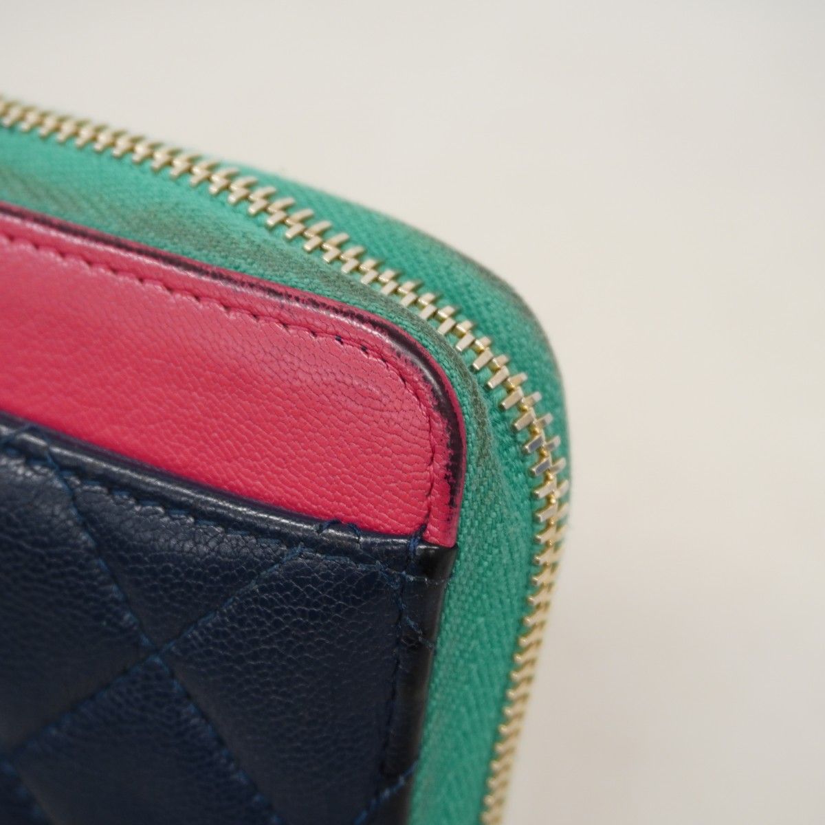 Chanel Wallet Quilted Caviar Leather Navy blue Pink Chien Panning Gold — view 5