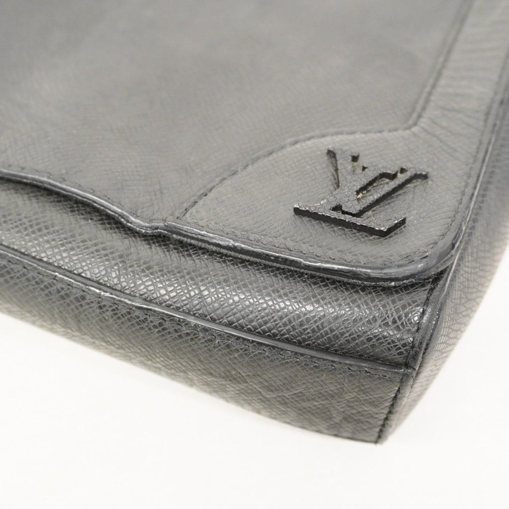 Louis Vuitton Shoulder Bag Taiga New Flap Messenger Noir — view 7