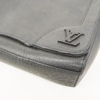 Louis Vuitton Shoulder Bag Taiga New Flap Messenger Noir — view 7