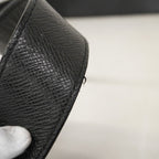 Louis Vuitton Shoulder Bag Taiga New Flap Messenger Noir — view 9
