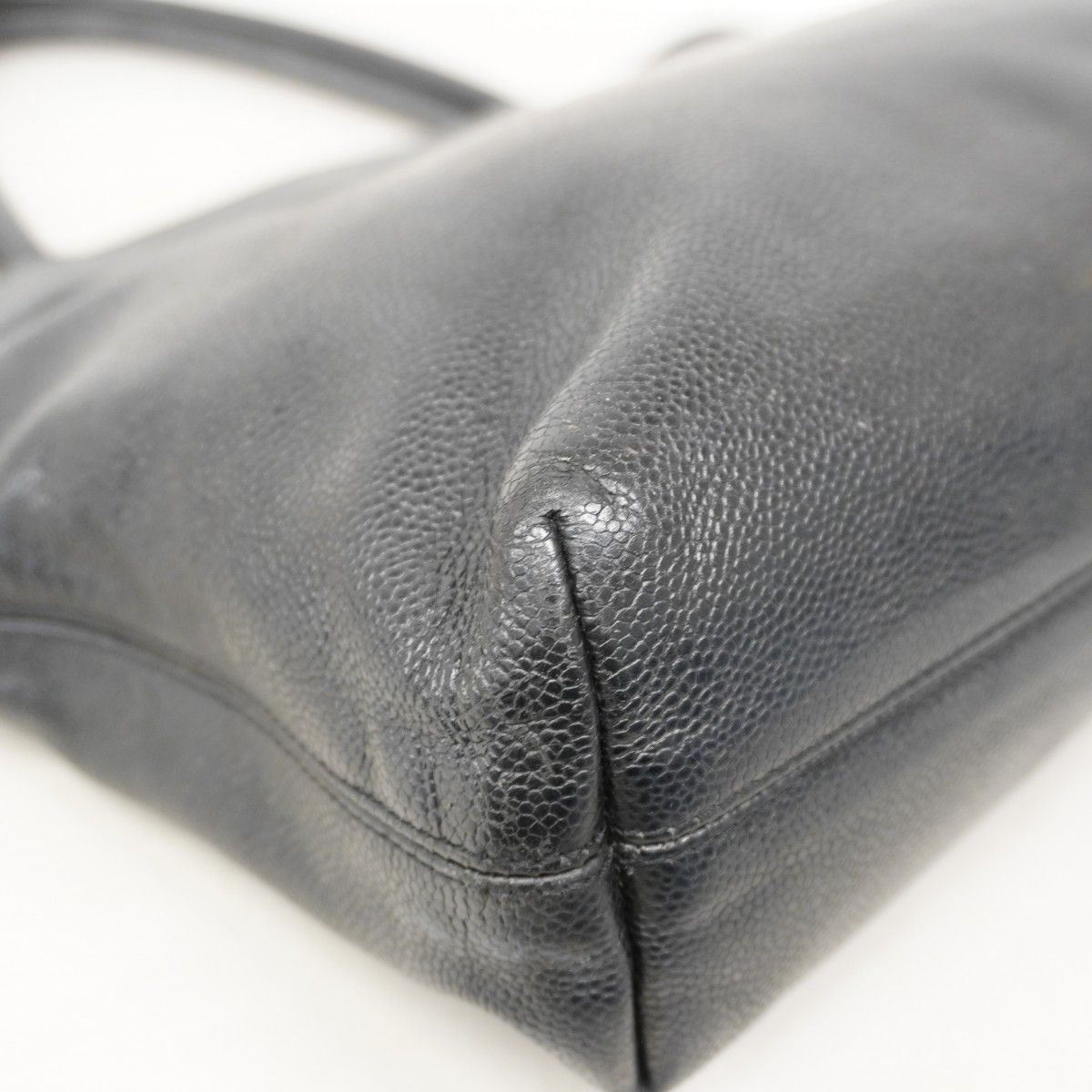 Chanel Tote Caviar Leather Black Gold — view 7