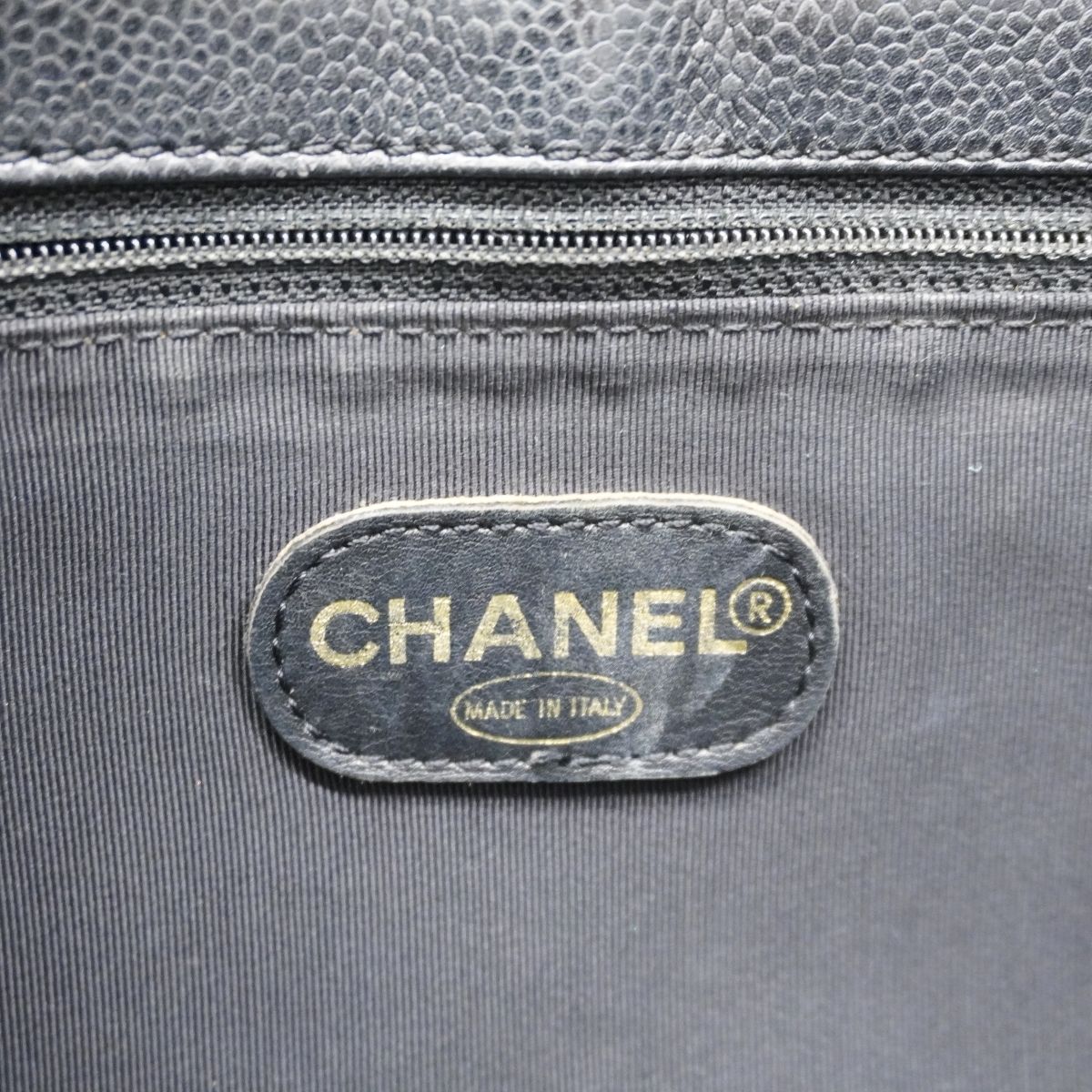 Chanel Tote Caviar Leather Black Gold — view 5