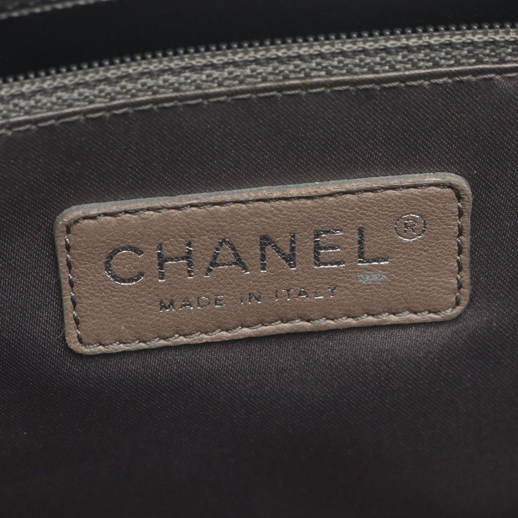 Chanel Tote Quilted Black Leather CC Logo Chain — view 4