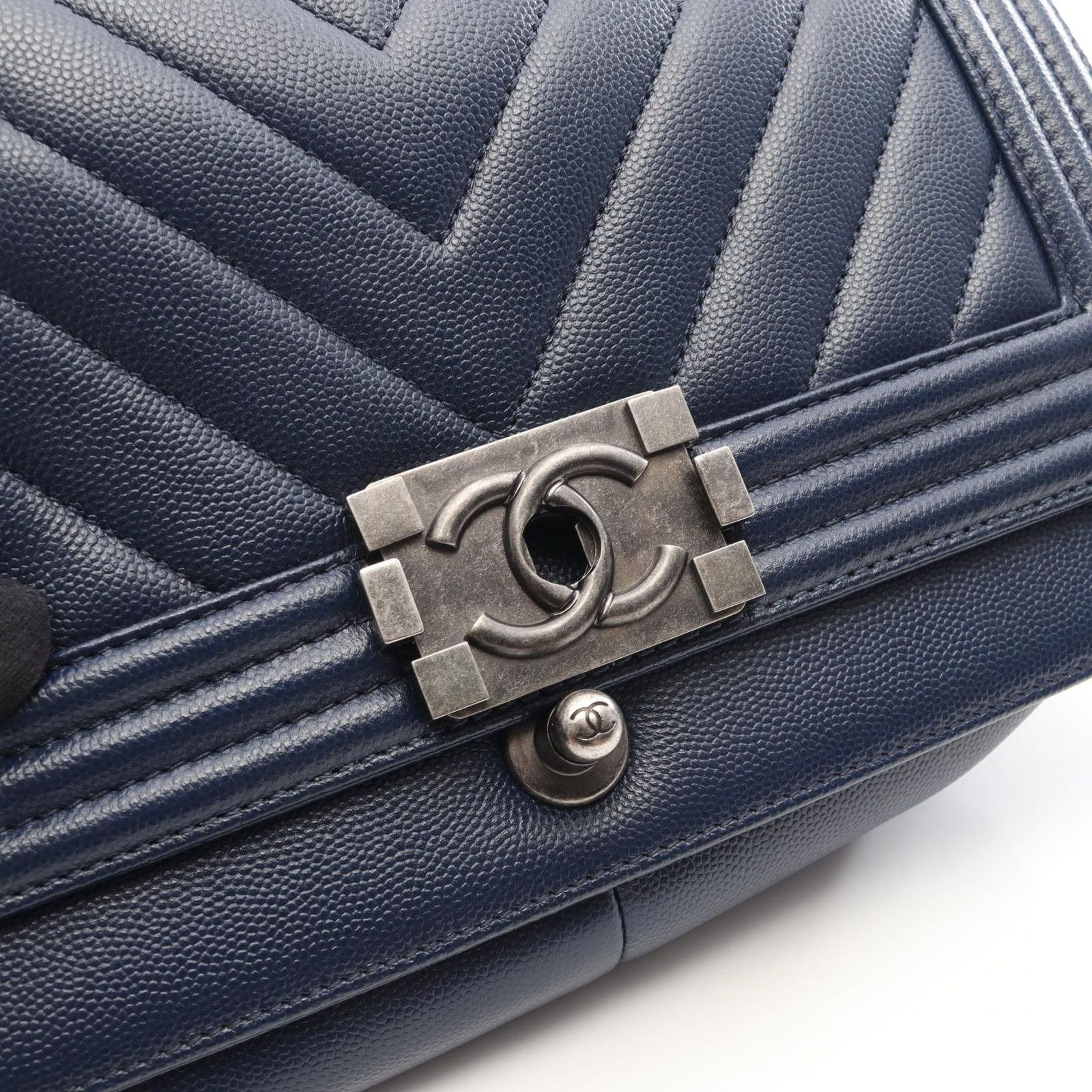 Chanel Shoulder Bag Boy Blanc Stitch Blue Calf Boy Chain — view 8