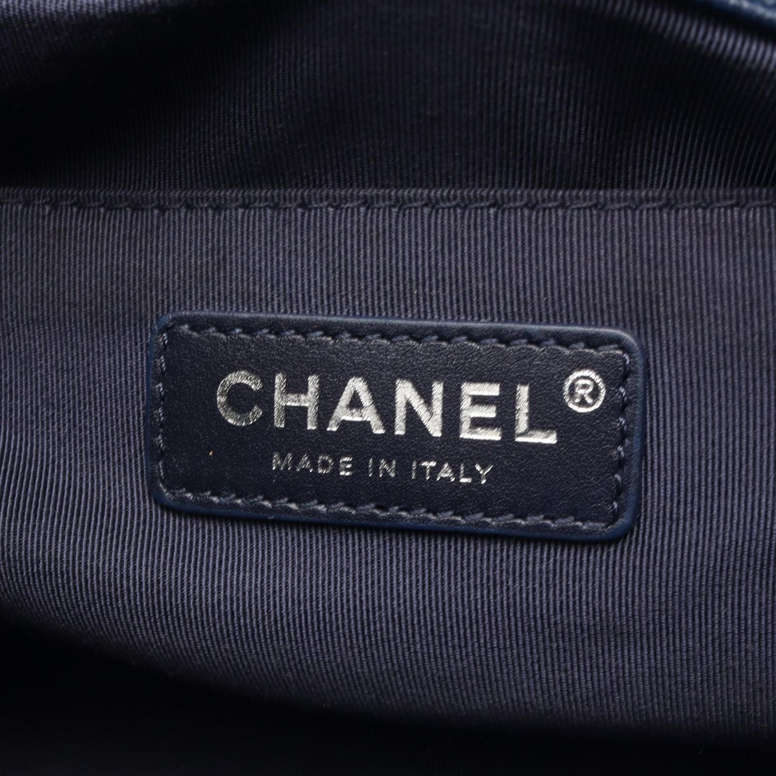 Chanel Shoulder Bag Boy Blanc Stitch Blue Calf Boy Chain — view 4