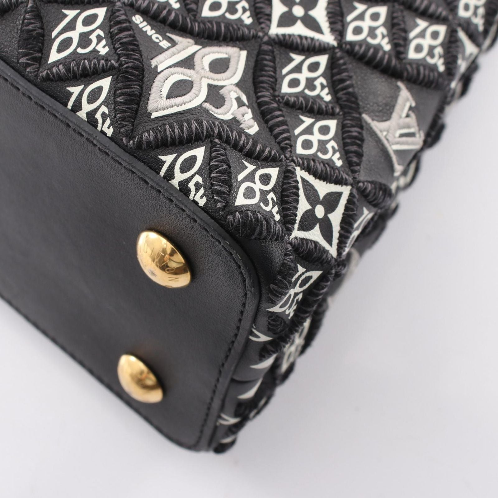 Louis Vuitton Handbag Capucines 2-Way Noir Leather — view 5