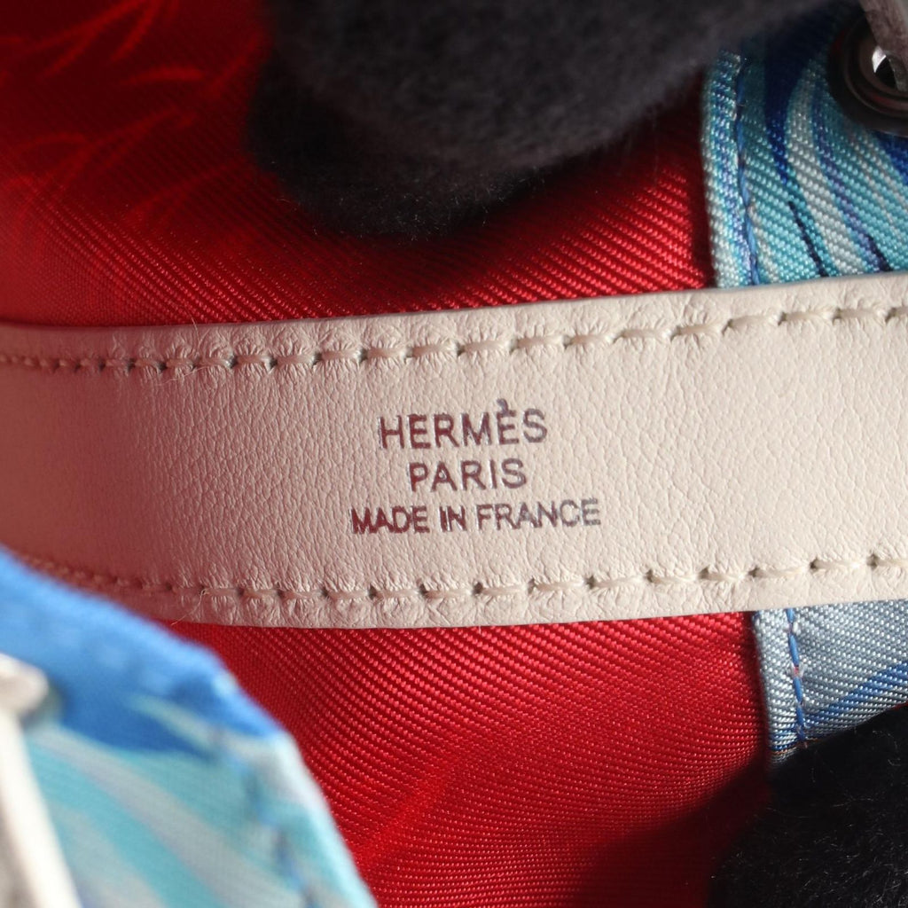 Hermes Shoulder Bag Soiku le Taini Blue White Silk — view 4