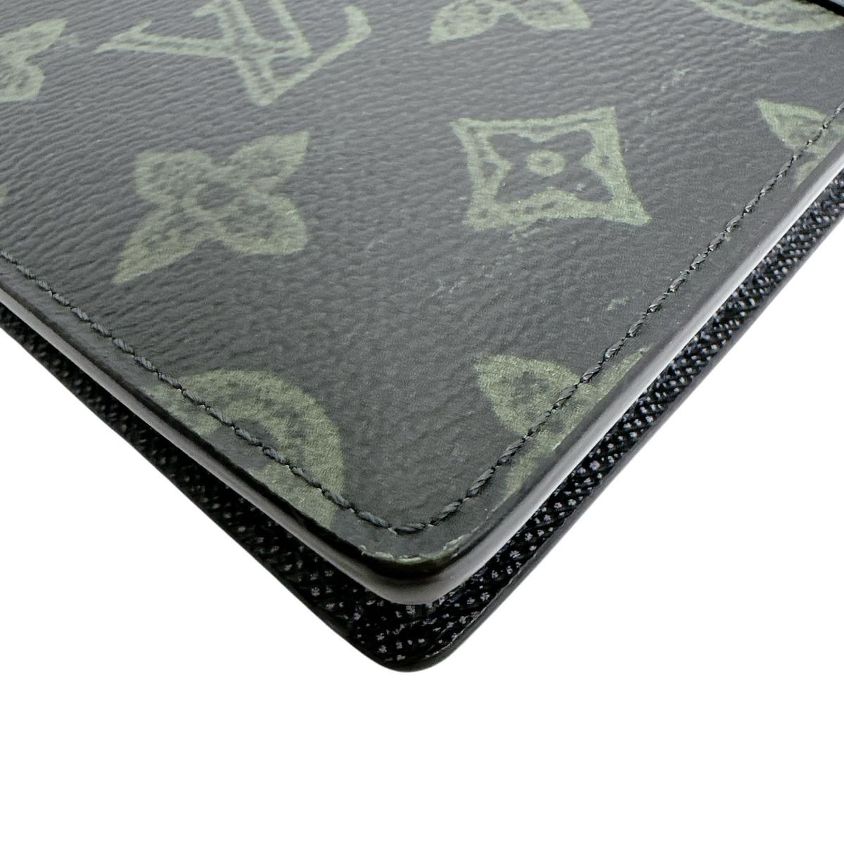 Louis Vuitton Monogram Bi Foldlong Wallet Portefeuille Brazza NM green — view 9