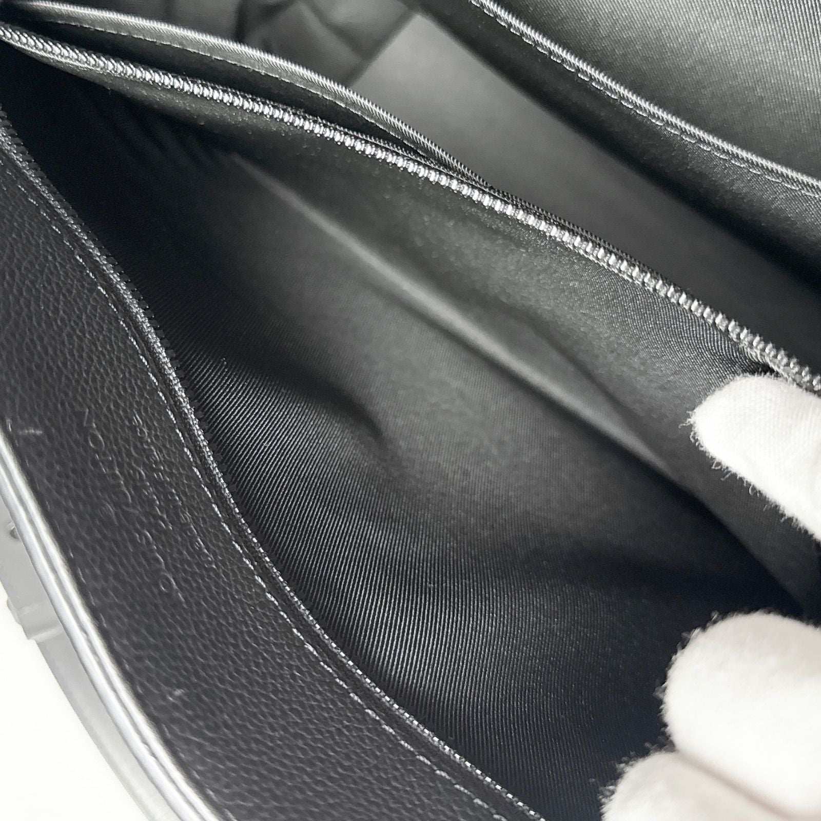 Louis Vuitton Aerogramme Fast Line Tote — view 4