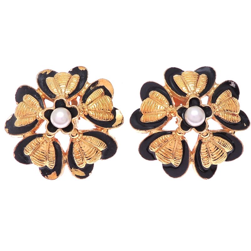 Chanel Earrings Gold