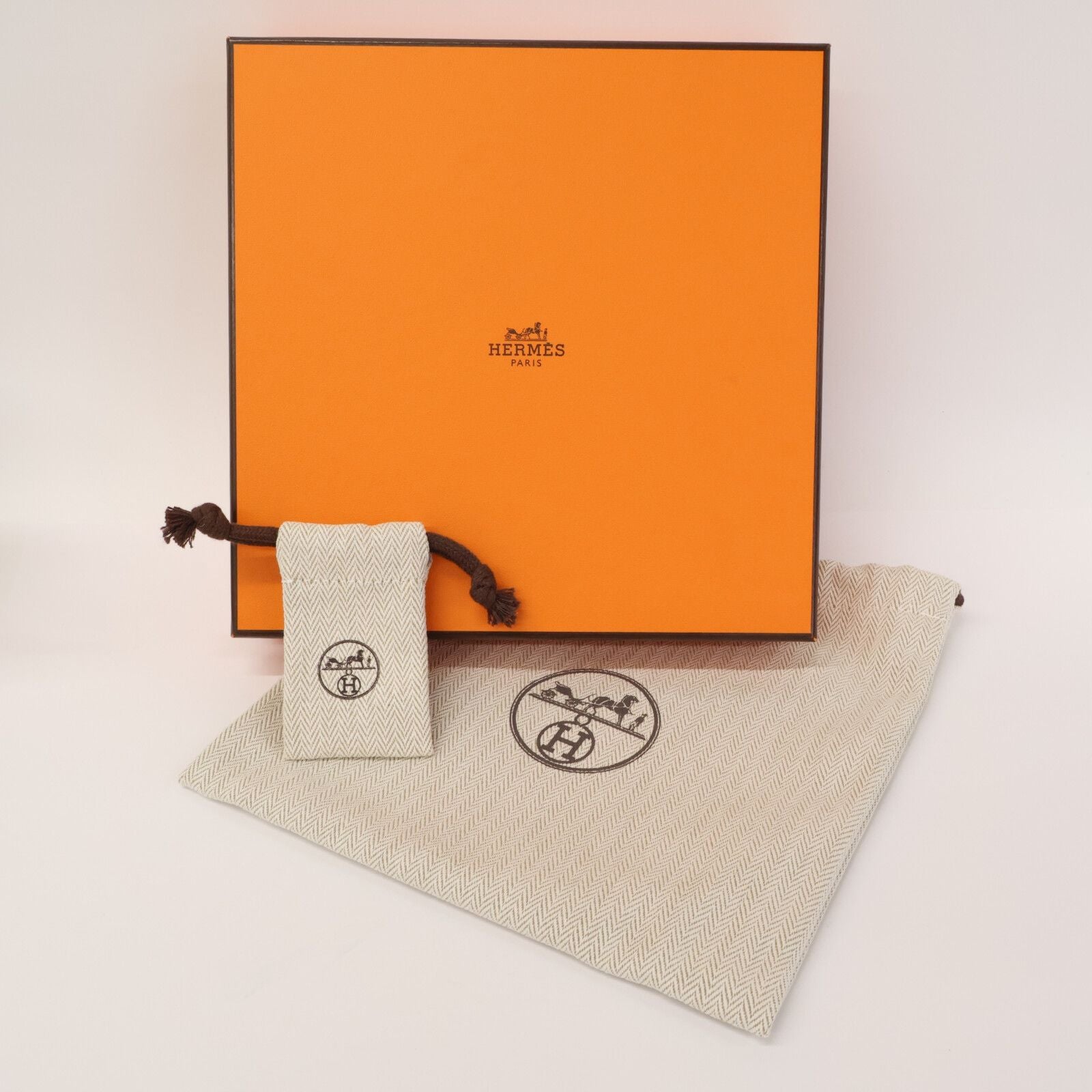 Hermes Cadenabuckle Leather Belt — view 9