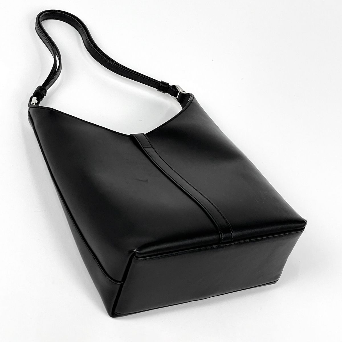 Gucci Jackie Line Shoulder Bag Leather Black — view 2