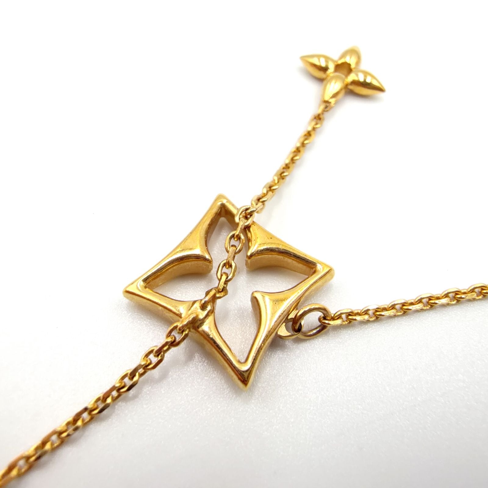 Louis Vuitton LV Flower Glam Metal Gold Necklace — view 9