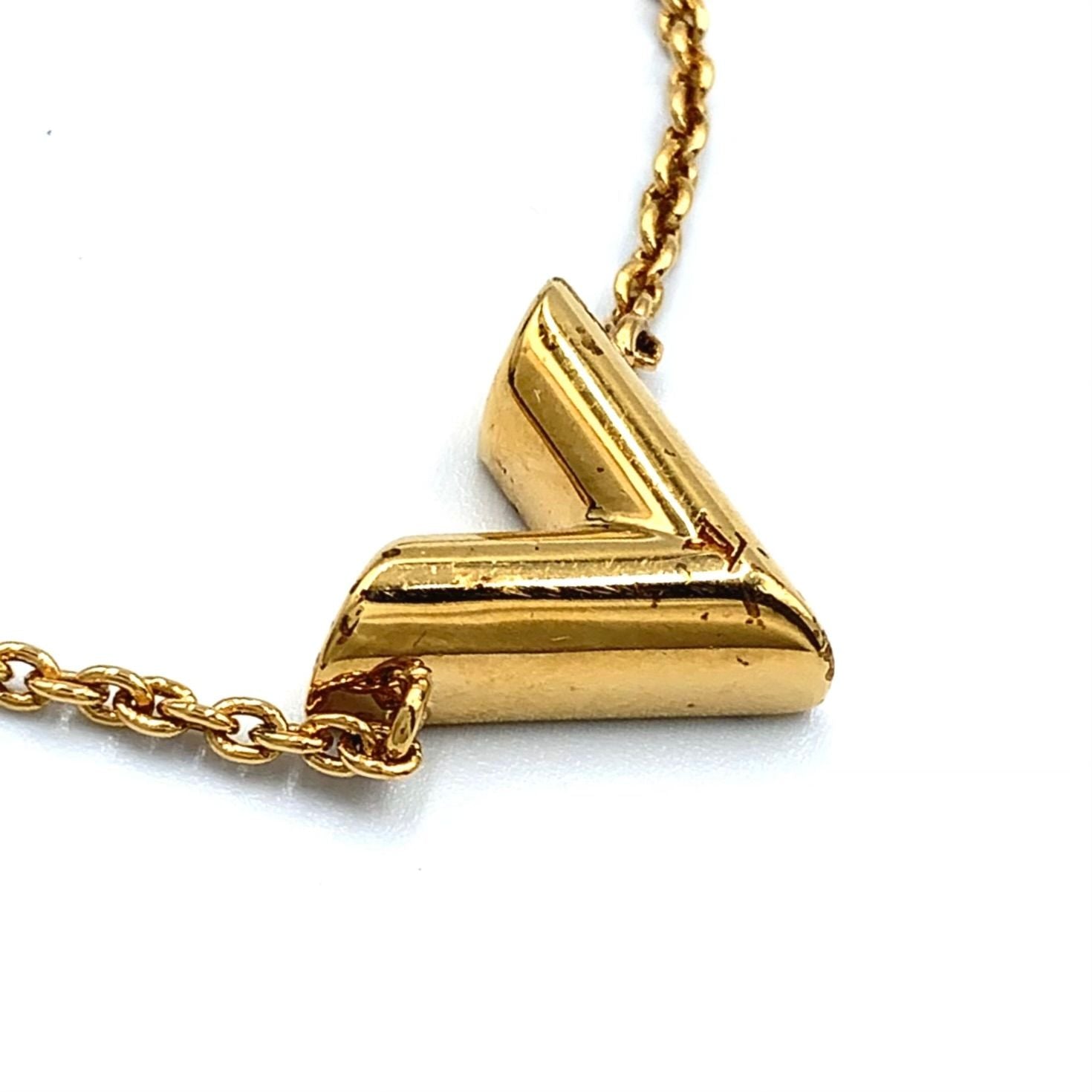 Louis Vuitton Essential Metal Gold Bracelet — view 8