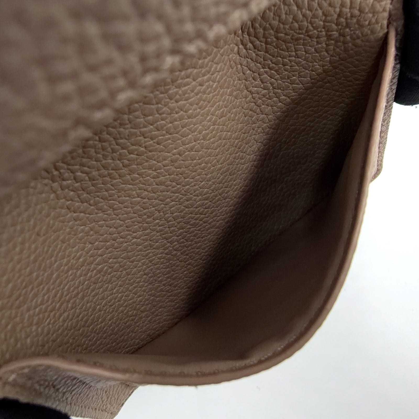 Louis Vuitton Portefeuille Clair Leather Beige Bifold Wallet Gold — view 9