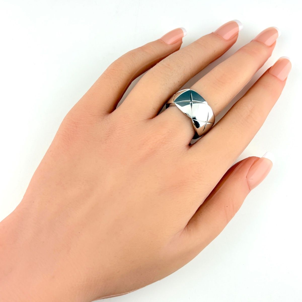 Chanel Coco Crush Ring — view 3