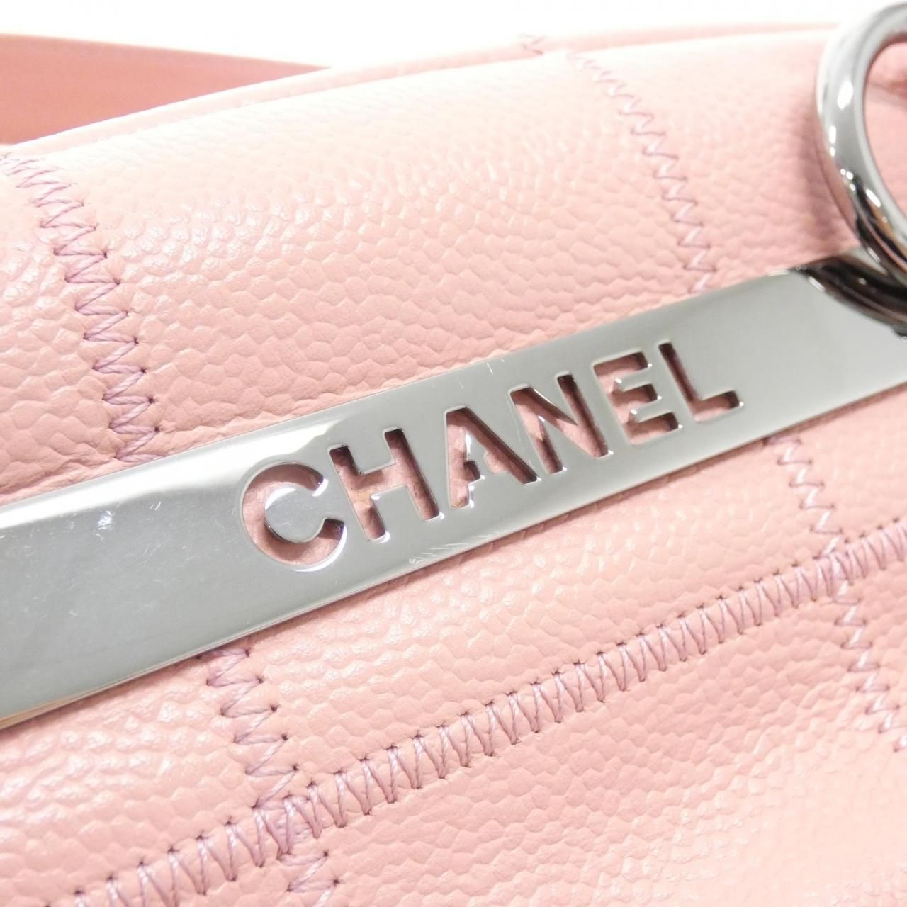 Chanel Shoulder Bag Pink — view 4